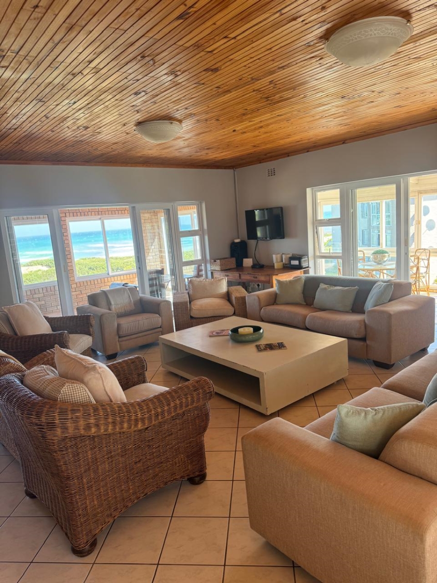 6 Bedroom Property for Sale in Aston Bay Eastern Cape